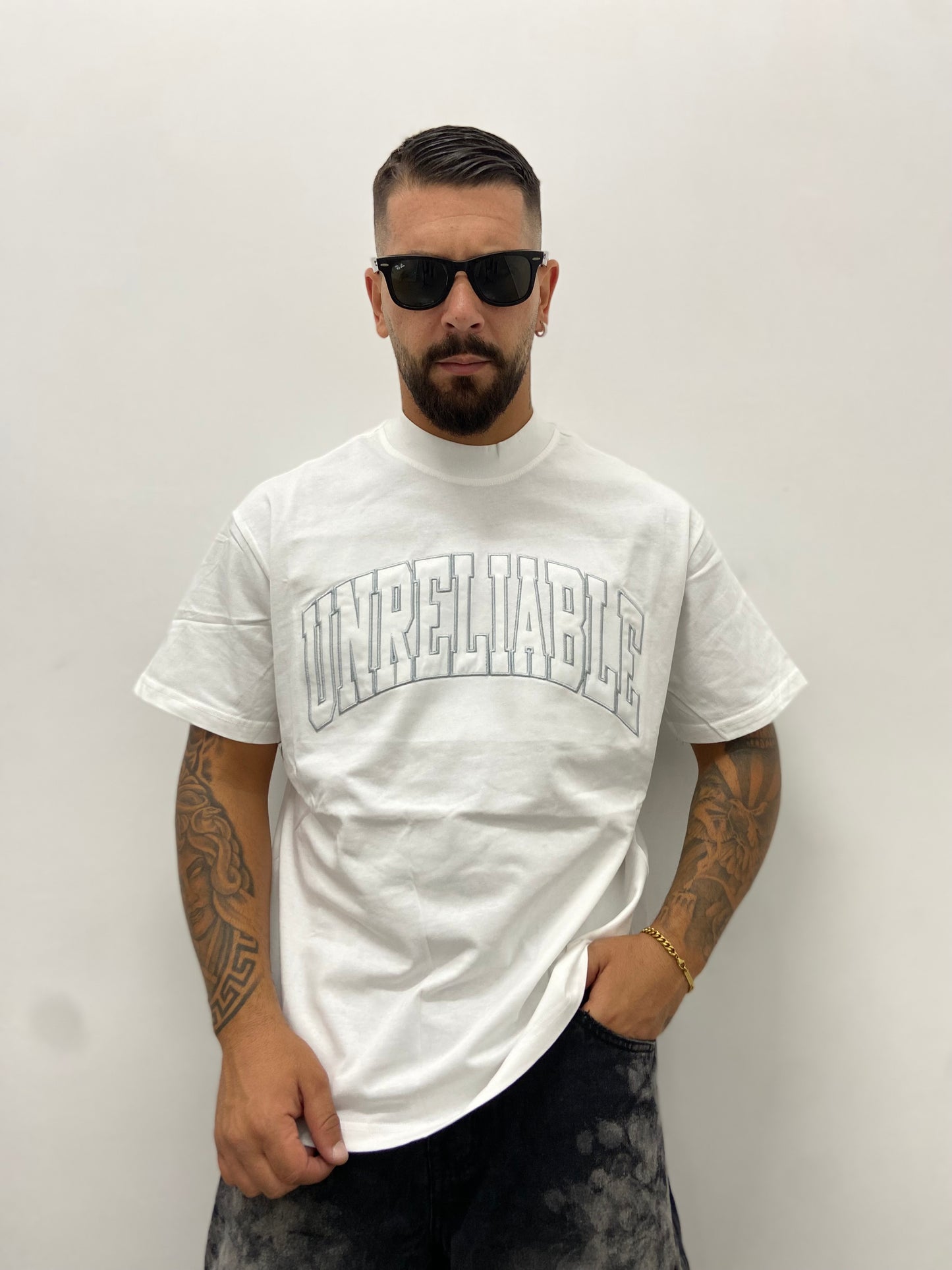 T-Shirt "UNLERIABLE"